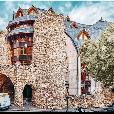 Hotel apartamentowy Deluxe Swan Stone Castle Budapeszt