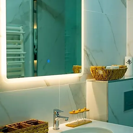 Aparthotel Deluxe Swan Stone Castle