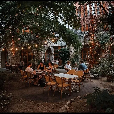 Deluxe Swan Stone Castle Aparthotel